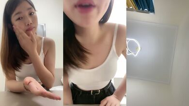 鲜少出现的小嫩妹【小趴菜】清纯~掰B抠穴自慰~这里抠那里抠的，笑一笑真甜美撸管佳作 (2)